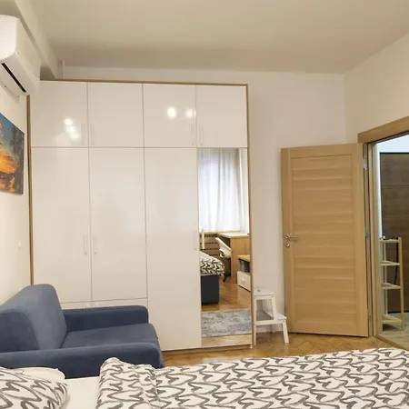 Bulevar Apartment *